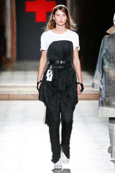 Look 26